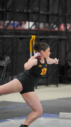 17.94m and a New School Record for @_ashleyerasmus_ 3 midterms and 2 papers were doe this week, but so was the School’s Indoor Record ✌️👏 Back to work for NCAAs, job’s not done. | USC Throws