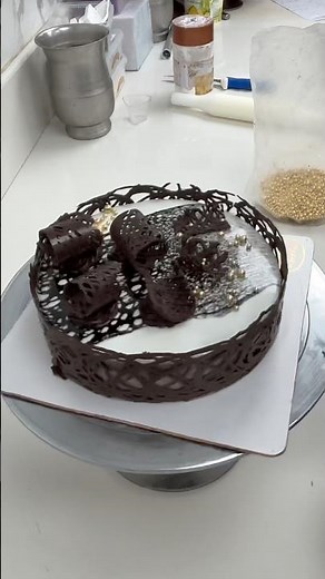 Chocolate mirror glaze cake decorating ideas #mirrorcake #chocolatemirrorglaze #birthdaycake #video