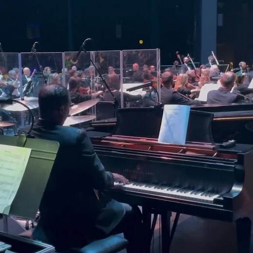 @loxentertainmentagency --- Richard Smallwood and vision singing “Trust Me“ located in Greensboro, North Carolina ... Book now with your local symphony🎹‼️ #throwbackthursday #richardsmallwood #symphonyorchestra #booknow‼️ | Richard Smallwood