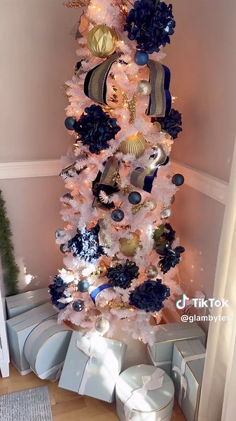 Amazon Holiday Must Have🎄 This wireless remote control outlet is perfect for not only your tree but all of your holiday decor. They also have the option of a wall mount remote. I am linking my favorite digital timer for you as well if you prefer that. #amazonhome #decorhacks #christmastree #homehack