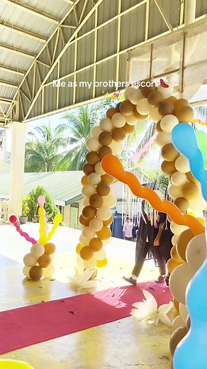 Stylish Graduation Outfits with High Heels