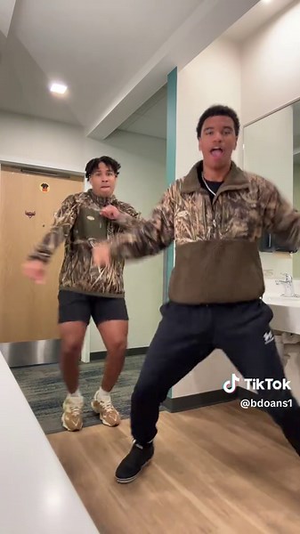 Jigging Dance Moves with Zay: A Fun Duo Performance