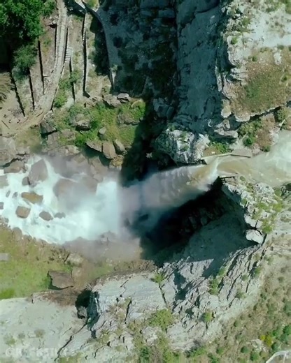 55K views · 3.7K reactions | من أروع ما يُمكِنكُم مُشاهدته في أعالي كسروان خلال فصل الربيع! نُعيد نشر هذه المشاهد الرائعة بِعَدَسة رضوان سكيكي. #فاريا #كفردبيان #LebanonWeatherForecast  | Lebanon Weather Forecast - LWF | Facebook