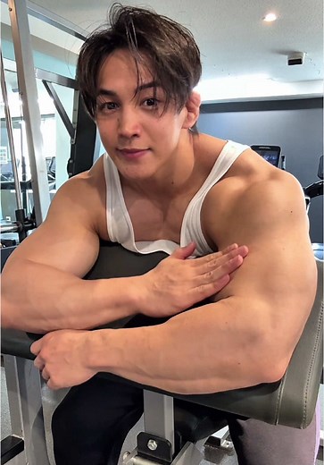 Vegeta-Inspired Biceps Training for Fitness Enthusiasts