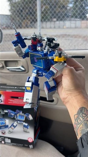 Studio Series 86 Soundwave Transformers action figure review