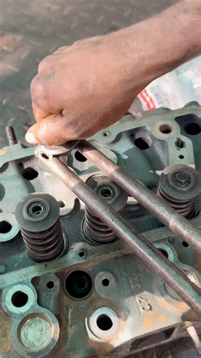 9 seconds Valve Lock Fitting trick #automobile #valve #short #viralshorts #trending