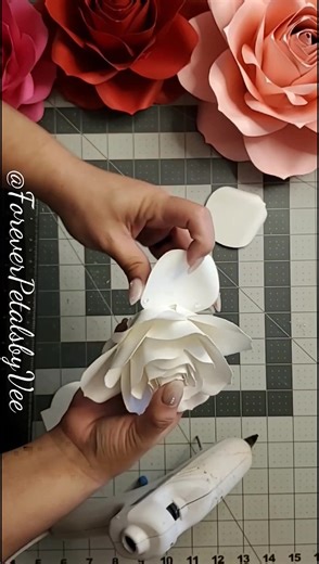 Ava Rose.. Full Tutorial on my Facebook Page 🤍🤍 #brettyoung #whiteroses #diyflowers #paperflowers