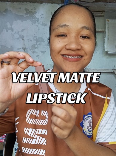 Hindi mo na kailangan gumastos ng malaki para sa perfect matte lips. Try this Velvet Matte Lip Balm smooth, waterproof, at long lasting. Perfect sa everyday glam mo. #mattelipstick #lipbalm #waterprooflips #beautydeals