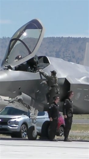 Epic Look as F-35 Pilot Gets Ready to Start the Show #subscribe #military #aviation 🔥