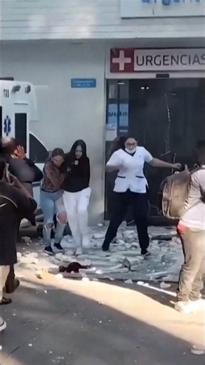 Hospital partially collapses during Colombian earthquake