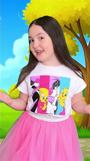 🚜💨 GIRL ESCAPE THE WOLF ON A SUPER TRACTOR! 🐺😱 #shorts
