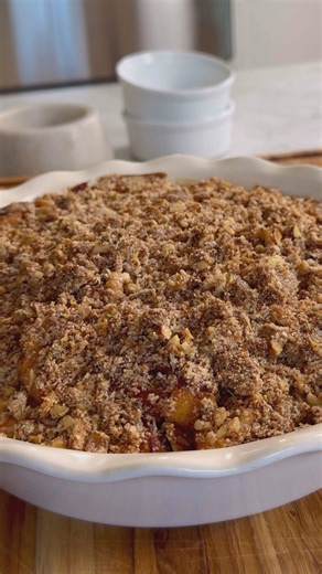 THE ULTIMATE PALEO PEACH CRISP, i.e., the only peach crisp recipe you need this summer 🍑. This isn’t your average peach crisp—the crunchy topping is a blend of almonds and walnuts, lightly sweetened and it’s super crunchy and delicious. And when mixed with the warm peaches and a scoop of vanilla ice cream on top, it is pure heaven 🤗 INGREDIENTS For the Filling 6 medium peaches can use fresh or frozen ¼ cup coconut sugar 1 tablespoon tapioca flour can also use arrowroot flour ⅛ teaspoon salt 1 