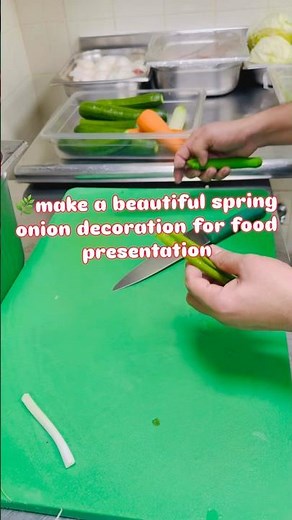 Spring Onion Garnish Hack 🌱 | Easy Plating for Salads & Dishes#food #youtubeshorts #viral