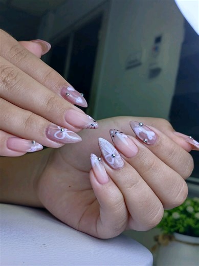 Cute Hello Kitty Nail Art Transition