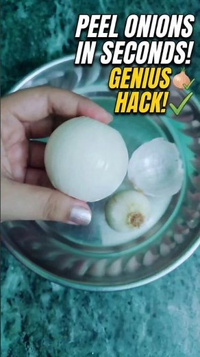"Peel Onions in Seconds! 🧅 No More Tears! ✨ #KitchenHacks #Shorts #hacks