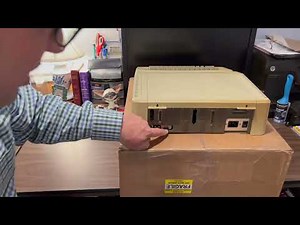 Apple IIe Unboxing and Walkthrough