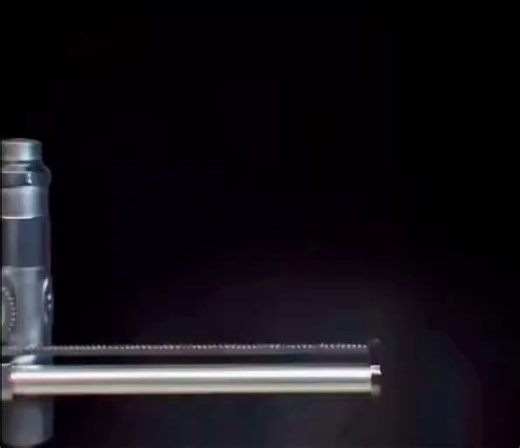 A laser bouncing in spinning mirrors shows scientists ways to better navigate, secure communication, and explore space 🌌