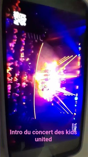 intro du concert des kids united