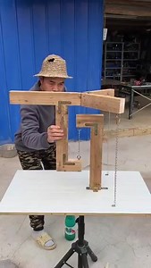 18K views · 96 reactions | Devised by Kenneth Snelson and made famous by the architect Buckminster Fuller in 1949, the concept of tensegrity seems counterintuitive, but it simply uses the laws of statics. This is an example. | Future Science | Facebook