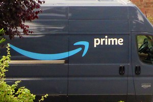 Vor Kita in Thüringen geblitzt: Amazon-Fahrer tickt völlig aus!