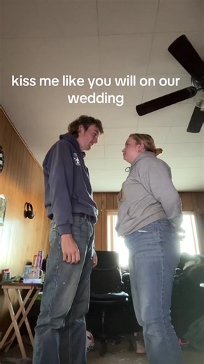 Romantic Wedding Kiss Ideas