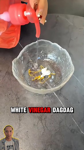 684K views · 14K reactions | WHITE VINEGAR HACKS na SOBRANG POWERFUL! 20 Cleaning Tricks You Must Try — #7 Mind-Blowing #WhiteVinegarHacks #CleaningTipsPH #HomeHacks2025 | Barry C. Mondejar | Facebook
