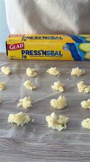 ちゃびん | プレスンシールの活用法！ めっちゃ便利だからやってみて！ チューブのものを使うよりも断然香りが良くて料理も楽しくなる！ @glad.japan #GLAD #プレスンシール #GLADで年越し | Instagram