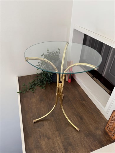 Vintage Brass and Glass Side Table – Round Glass Top Accent Table – Hollywood Regency Gold Metal Plant Stand – Small Entryway Table - Etsy