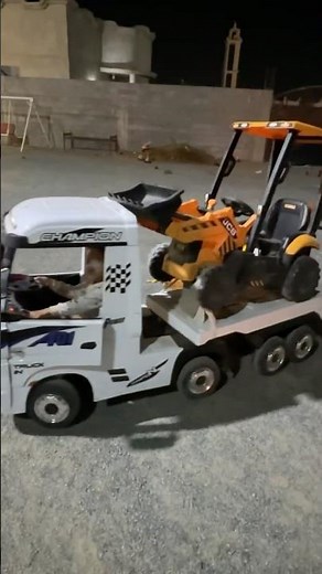 Giant Toy Truck Transporting JCB Excavator | Amazing Truck Adventure for