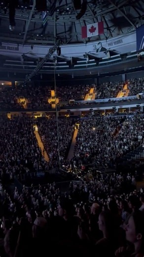 WHITE BLANK PAGE #mumfordandsons LIVE Rogers Arena #live #concert #music #shorts #vancouver #viral