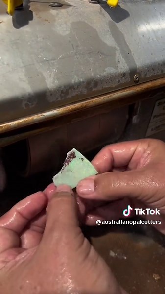 Some stunning opal from Lightning Ridge! Let’s see what’s inside 👀 #opal #jewelleryjewelery #jewellery #jewelry #custom #jewelrybusiness #opalcutting #sydney #fyp #jewelerytok #gem #birthstone #gemstone #gems