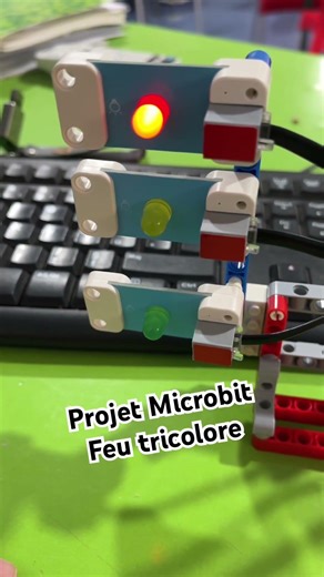 Projet Micro bit : Feu tricolore. #microbit #robotics #robotique