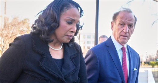 Supreme Court seems likely to let Lisa Cook keep job on Fed Board