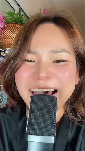 I don't like to speak Khmer language and I don't wear Sampot. #Khmer #duet #shortvideo #funny