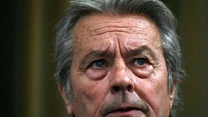 Mort d’Alain Delon : entre santé déclinante et problèmes familiaux, la tumultueuse fin de vie de l’acteur