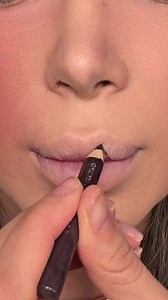 🙂‍↕️🤌🏻 this lipcombo #beautyhack #beautytip #makeuptutoria #lipcombo
