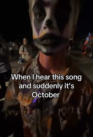 Halloween Haunted House Costumes and Makeup Ideas