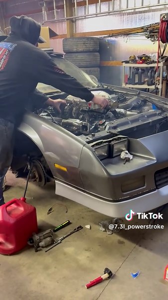 @Justin Millers 88' camaro is going to be R.O.W.D.Y! Finally got it fired up last night after 2 days of headaches n banging our heads on the wall with wrong parts and tryna figure out the holley terminator🤦🏻 #turbols #dragrace #camaro #holley #strugglebus