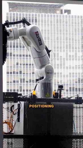 Now, Skyscrapers In New York Are Cleaned By Robots