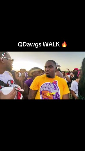 QDawgs go crazy to walk #starpain #walk #viral | walk