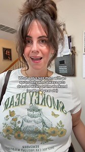 I know it’s fall but it’s going to be 80 degrees today so here is some fall-ish plus size outfit inspo for busy moms when you live in a warm climate, even in the fall! This is what I’m wearing as a plus size mom with an apron belly (and my daughter) #plussizemom #plussizeoutfit #casualmomstyle #casualplussize #apronbelly | Lindsey Baker, Apron Belly Girlie