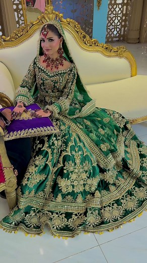 Stunning Henna Designs on Hands and Traditional Attire