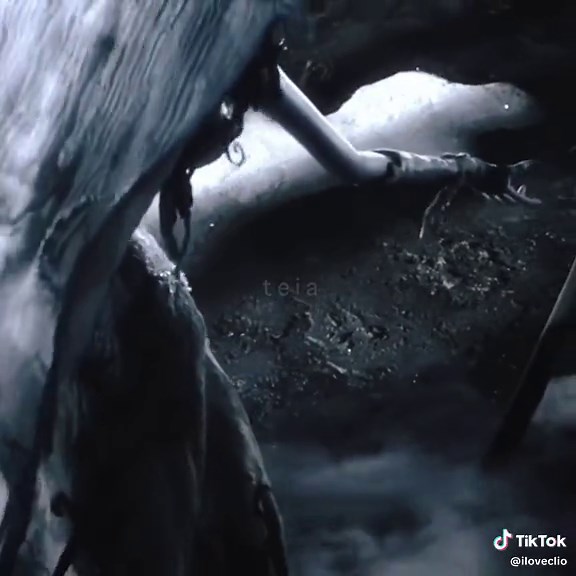 youre such a strange girl #corpsebride #corpsebridedit #emilythecorpsebride #corpsebrideedits #emilycorpsebrideedit #emilycorpsebride #victorvandort #timburton #timburtonedit #nightmarebeforechristmas #timburtonedits