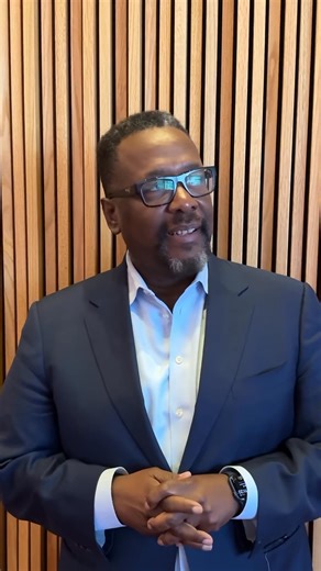 Wendell Pierce, renowned actor, producer, and longtime friend of Jazz at Lincoln Center, dropped by as the JLCO rehearsed Wynton Marsalis’ “Afro!,” which the Orchestra will world premiere on Sept. 18-20. Wendell’s longtime collaborations with Jazz at Lincoln Center have resulted in incredible broadcast programs, live performances, and recordings. A passionate advocate for the music, Pierce narrated the JLCO w/ Wynton Marsalis’ “The Ever Fonky Lowdown” and has frequently lent his voice and presen