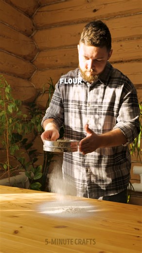 215K views · 591 reactions | Famous Cheese Pepperoni Pizza Pie Recipe  | 5-Minute Crafts | Facebook