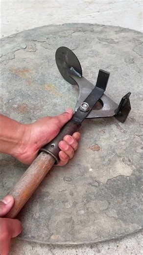 Smart Root Puller Tool Removing Plants Effortlessly🚜🛤️#RootPuller #FarmingTools #GardeningHack