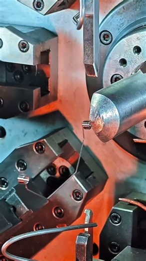 Production tip: long-straight double torsion spring #lightingindustry #lightspring #springmachine