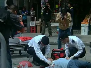 Breaking.News.2004_clip1