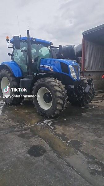 Choosing the Right Tractor: John Deere vs. New Holland