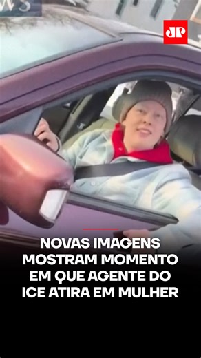 Jovem Pan NEWS on Instagram: "Um vídeo divulgado por um veículo local de Minnesota mostra o momento em que Renee Good, de 37 anos, morreu após ser baleada por um agente federal de imigração durante uma operação em Minneapolis. Autoridades do governo afirmam que o agente agiu em legítima defesa, alegando que o veículo da mulher avançou em sua direção, colocando a vida do policial em risco. Segundo o Departamento de Segurança Interna, a ação fazia parte da maior operação federal já realizada na re